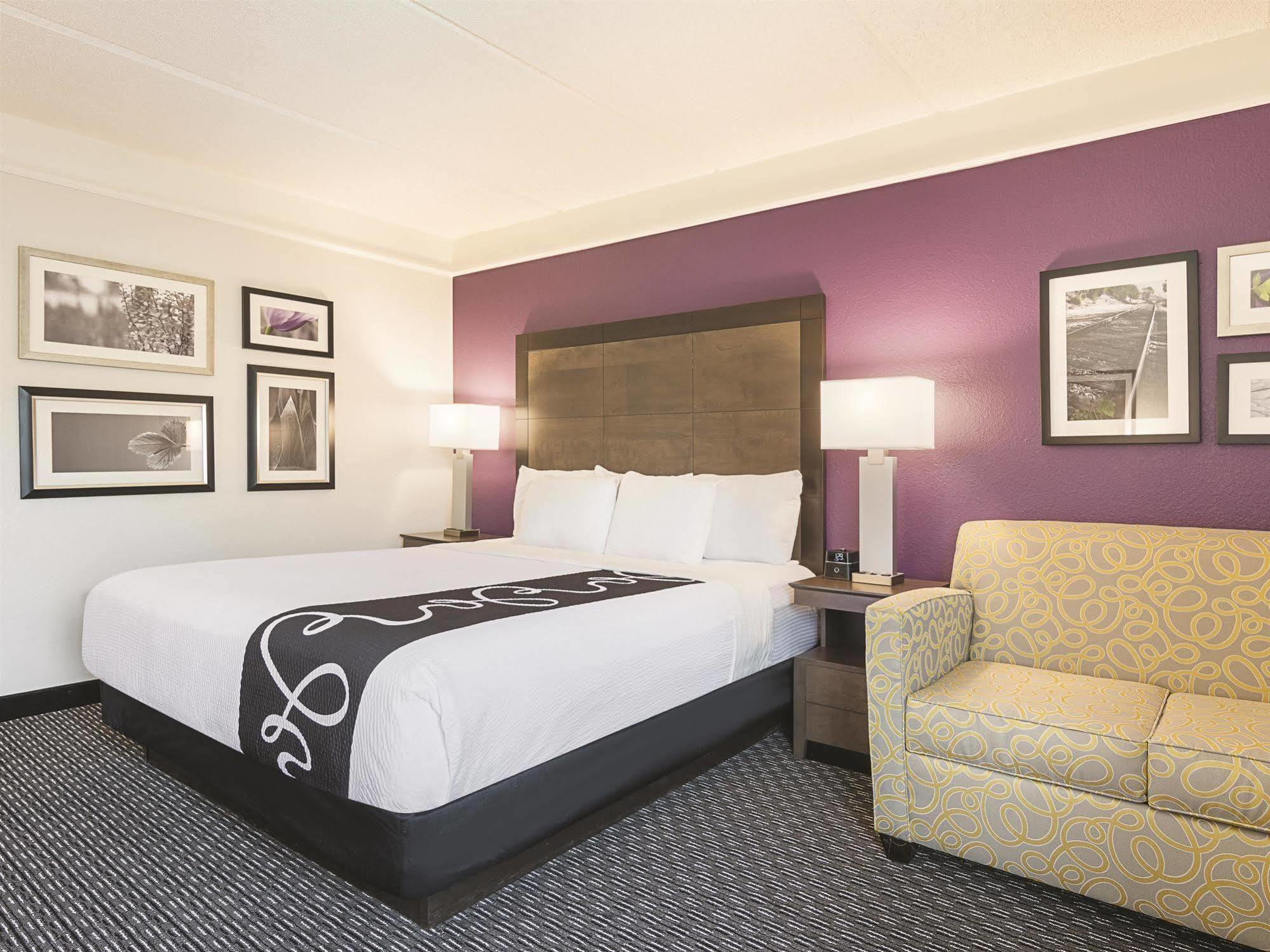Hotel La Quinta By Wyndham Atlanta Perimeter Medical Sandy Springs Exterior foto